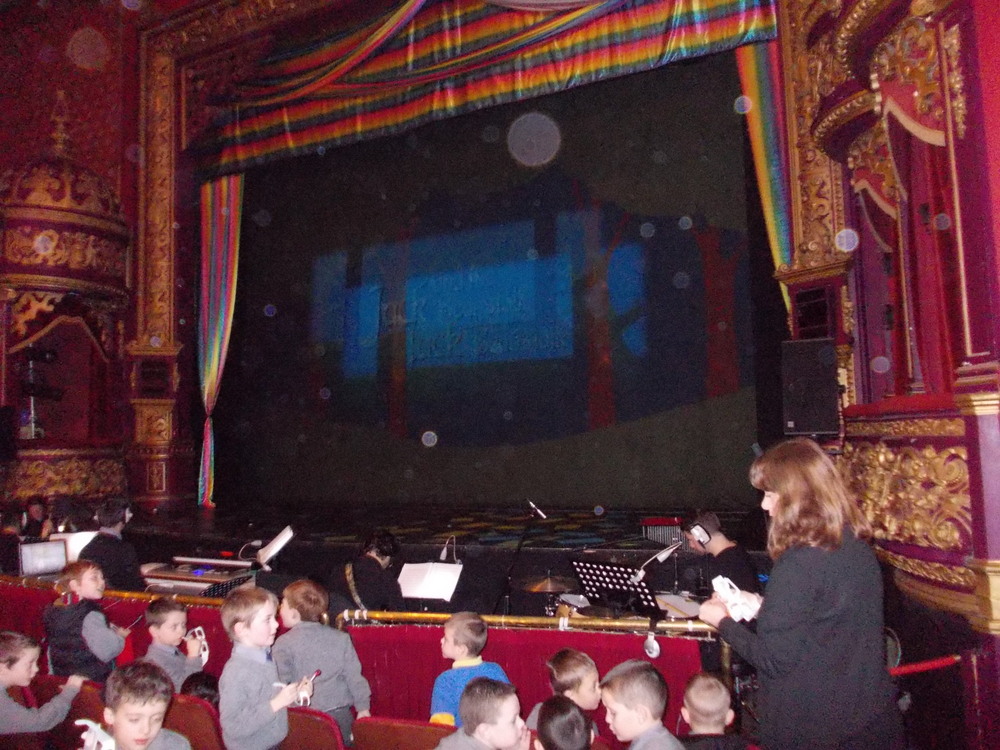 Did First Class go to a Christmas panto?? Oh yes they did…..